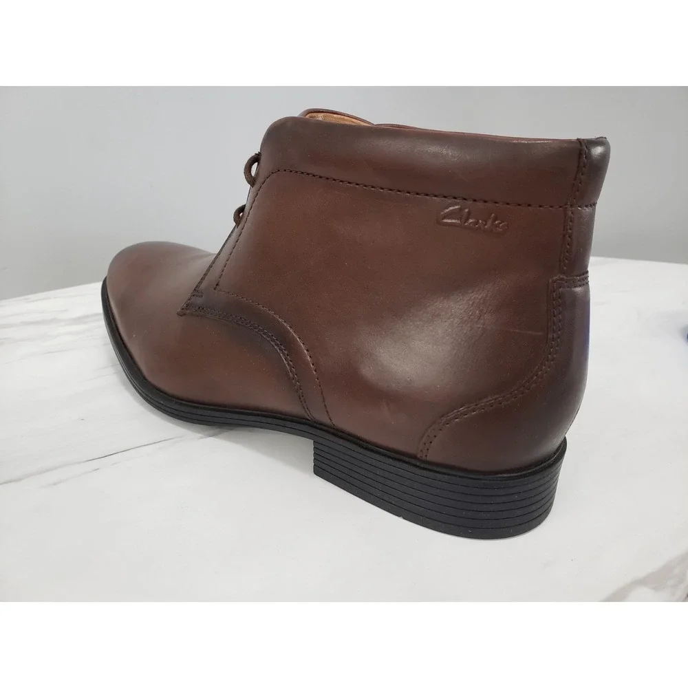 NEW NO BOX SIZE 9.5 -Clarks Whiddon Mid Mens BROWN Leather Lace Up Chukkas Boots